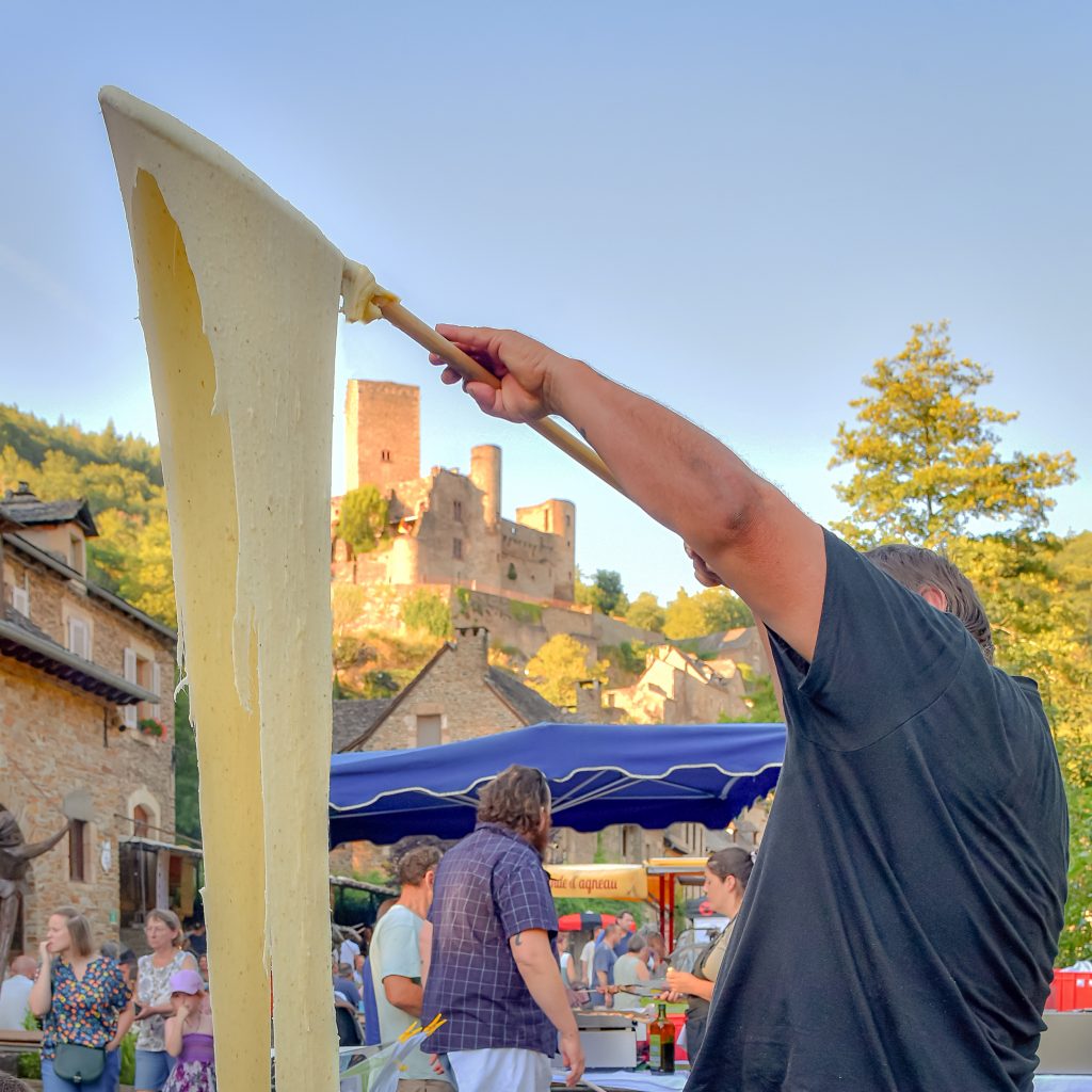 Aligot sur le marché des Producteurs de Pays de Belcastel © Giraud - Chambre d'Agriculture de l'Aveyron