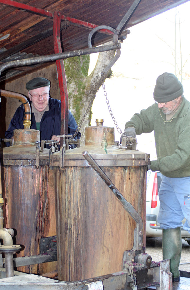 Rencontre surprise avec le bouilleur de cru de Sainte-Eulalie d’Olt, Aveyron