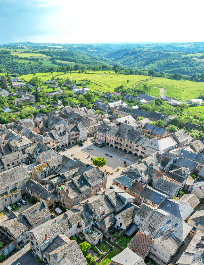 Sauveterre-de-Rouergue, vue du ciel © J. Audigier - Aveyron Attractivité Tourisme