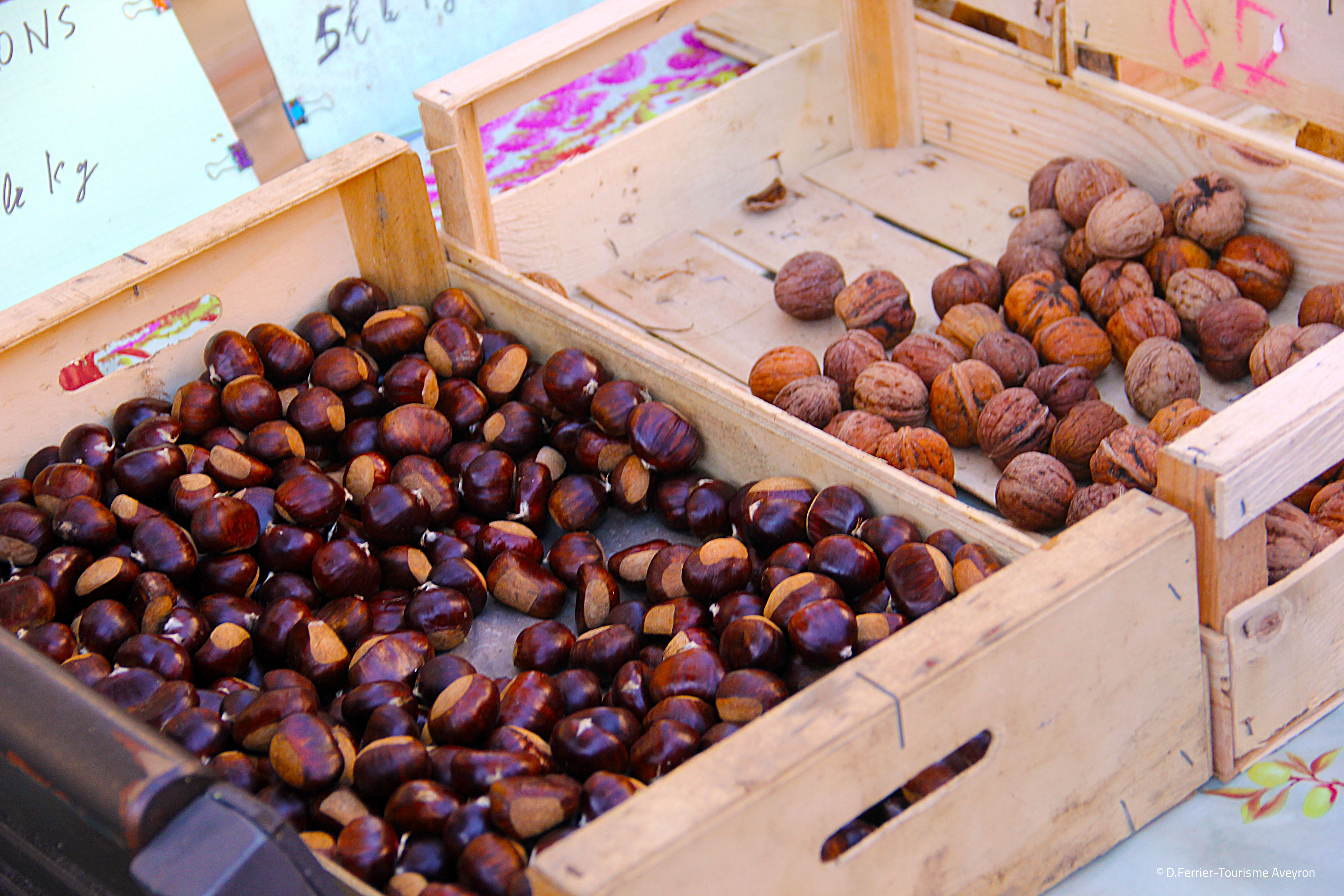 Marrons et noix, marché de Rodez, Aveyron © D.Ferrier - Tourisme Aveyron